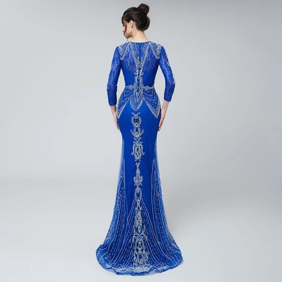 Beautiful blue and silver beaded gown - Picture 12 of 12